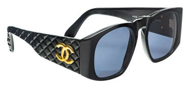 Chanel Sonnenbrille mit Markenlogo
