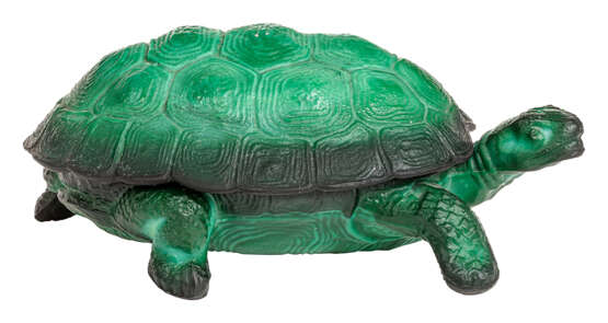 Große Jadeglas Deckelschale in Gestalt einer Schildkröte aus der Kollektion «Ingrid» - фото 1