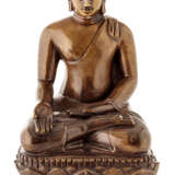 Sitzender Buddha mit varada mudra - Foto 1