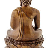 Sitzender Buddha mit varada mudra - фото 2