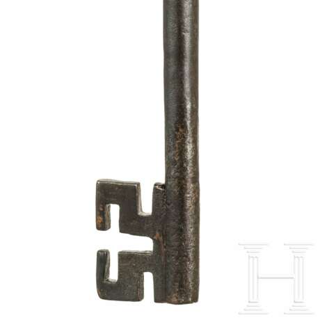 Spätgotischer Schlüssel, deutsch, um 1500 - photo 3