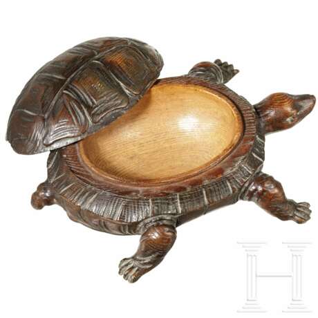Hölzerne Deckeldose in Form einer Schildkröte, deutsch, Mitte 19. Jhdt. - фото 2