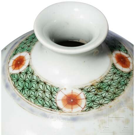 Figürlich bemalte Famille-verte-Meiping-Vase mit Kangxi-Marke - photo 6
