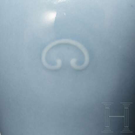 Blassblau glasierte Meiping-Vase mit Kangxi-Marke - photo 7