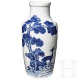 Bedeutende blau-weiß dekorierte Vase mit Hirsch und Gedicht, China, vermutlich 18. Jhdt. - Foto 4