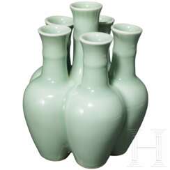 Seladon-Tulpen-Vase mit Qianlong-Vier-Zeichen-Marke