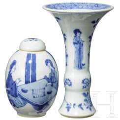 Kleine blau-weiße Gu-Vase und Deckelgefäß, wohl Kangxi-Periode