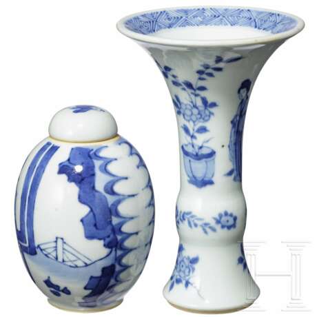 Kleine blau-weiße Gu-Vase und Deckelgefäß, wohl Kangxi-Periode - Foto 3