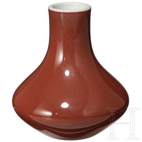 Kupferrot glasierte Vase mit Qianlong-Marke - фото 1