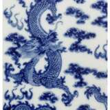 Blau-weiße Fünf-Drachen-Tafel, späte Qing-Ära - frühe Republik  - photo 3