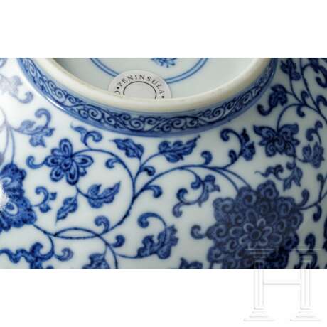 Blau-weiße Schale im Ming-Stil mit Yongzheng-Marke, wohl aus dieser Zeit (1723 - 1735) - photo 9