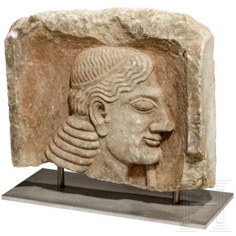 Archaische Grabstele eines Kriegers, Griechenland, 1. Hälfte - Mitte 6. Jhdt. v. Chr. - photo 2