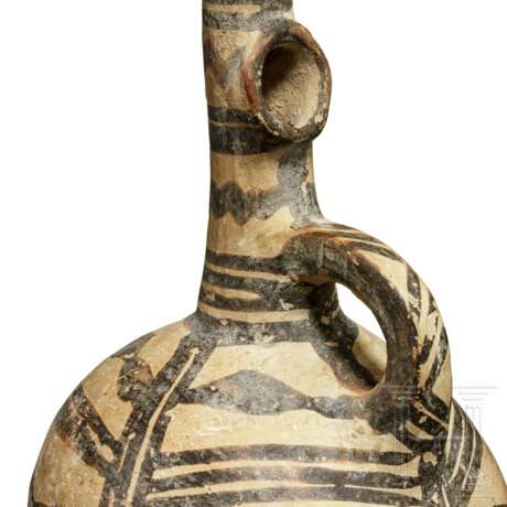 Helladische Kugelflasche mit langem Ausguss, Griechenland/Zypern, 2. Jtsd. v. Chr. - Foto 4