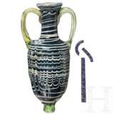 Polychromer Glas-Amphoriskos, hellenistisch, östlicher Mittelmeerraum, 2. - Mitte 1. Jhdt. v. Chr. - фото 2