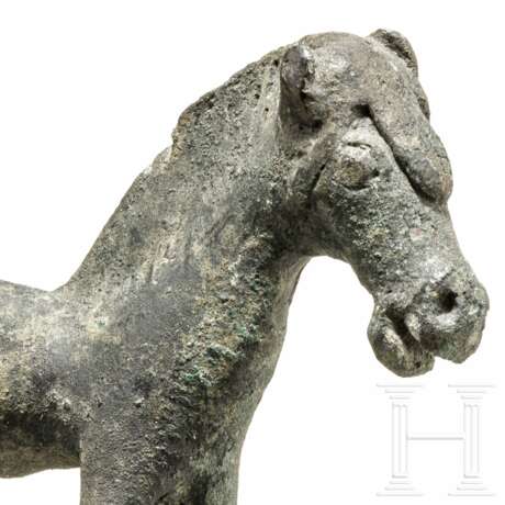 Eindrucksvolle bronzene Pferdefigur, römisch, 2. - 3. Jhdt. - photo 4