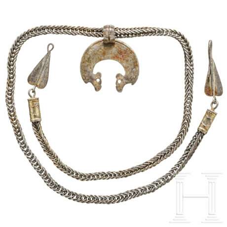 Drachenkopf-Lunula-Anhänger an Halskette, wikingisch, 10. Jhdt. - фото 2