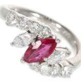 Ring: sehr dekorativer Diamantring mit feinem unbehandeltem Rubin "Vivid Pink Red", insges. 1,46ct, Platin, mit IGI-Report - Foto 1