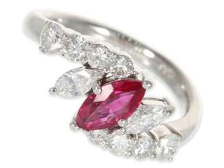 Ring: sehr dekorativer Diamantring mit feinem unbehandeltem Rubin "Vivid Pink Red", insges. 1,46ct, Platin, mit IGI-Report