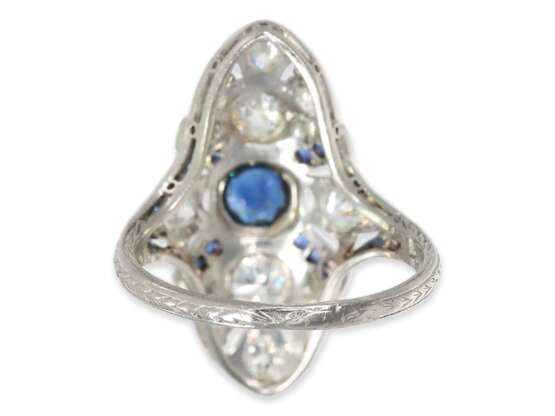 Ring: antiker, hochwertiger Saphir/Brillant-Goldschmiedering, gefertigt in Platin - Foto 3
