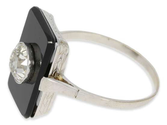 Ring: sehr schöner Art déco Ring mit Onyx und Altschliff-Diamant von ca. 1ct, 18K Gold - photo 3