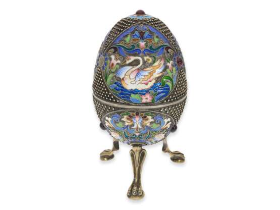 Dose: reich verzierte Silberdose mit feinsten Emaillierungen, im Stil der Fabergé-Eier, Russland 20. Jahrhundert - фото 1