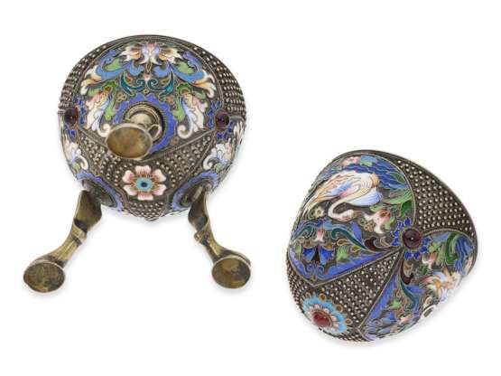 Dose: reich verzierte Silberdose mit feinsten Emaillierungen, im Stil der Fabergé-Eier, Russland 20. Jahrhundert - фото 4