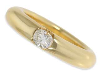 Ring: hochwertiger, massiver Bandring mit schönem Brillant, ca. 0,33ct