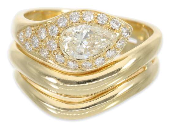 Ring: attraktiver italienischer Designerring in Schlangenform mit Diamant- und Brillantbesatz von insgesamt ca. 0,9ct, 18K Gold - photo 3
