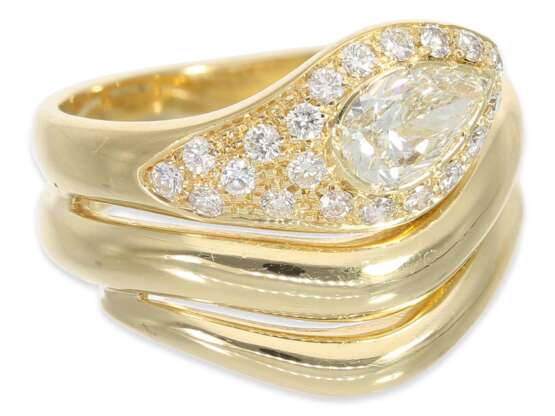 Ring: attraktiver italienischer Designerring in Schlangenform mit Diamant- und Brillantbesatz von insgesamt ca. 0,9ct, 18K Gold - photo 4