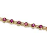Armband: hochwertiges, sehr geschmackvolles Rubin/Brillant-Goldschmiedearmband, ca. 8,4ct - фото 3