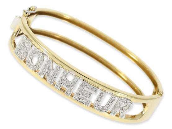 Armreif: sehr dekorativer Armreif "Bonheur", besetzt mit Diamanten von insgesamt ca. 0,6ct, 18K Gold - фото 2