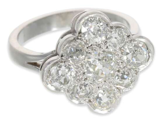 Ring: weißgoldener, sehr schöner und dekorativer Diamant-Goldschmiedering in antikem Stil, russische Goldpunze, ca. 2,5ct, - фото 3