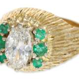 Ring: sehr interessanter und ausgefallener vintage Smaragd/Brillant-Goldschmiedering, 18K Gold - фото 2