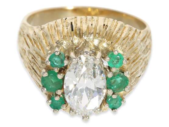 Ring: sehr interessanter und ausgefallener vintage Smaragd/Brillant-Goldschmiedering, 18K Gold - фото 3