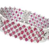 Armband: wertvolles neuwertiges Rubinarmband mit Brillanten, gearbeitet im Art déco Stil, insgesamt ca. 30,05ct - фото 1