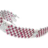 Armband: wertvolles neuwertiges Rubinarmband mit Brillanten, gearbeitet im Art déco Stil, insgesamt ca. 30,05ct - фото 2