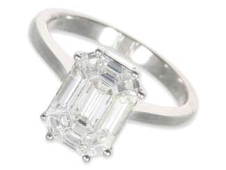 Ring: moderner neuwertiger Diamantring, extrem hochwertige Goldschmiedearbeit "9-teiliger Emerald-Cut", insgesamt ca. 1,49ct, 18K Gold