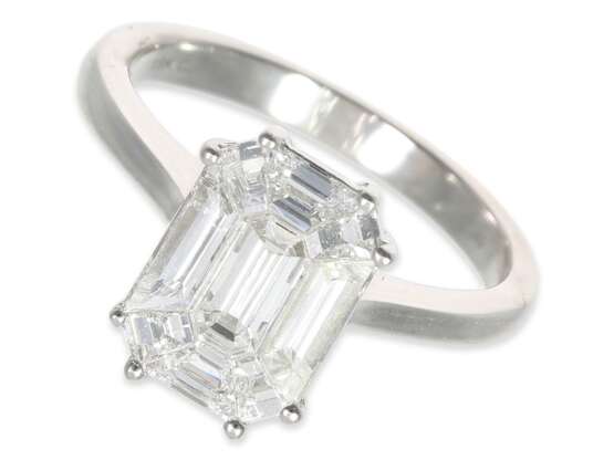 Ring: moderner neuwertiger Diamantring, extrem hochwertige Goldschmiedearbeit "9-teiliger Emerald-Cut", insgesamt ca. 1,49ct, 18K Gold - photo 1