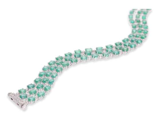 Armband: sehr schönes neuwertiges Smaragdarmband mit Brillanten, insgesamt ca. 24,66ct, 18K Gold - Foto 3