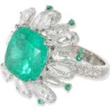 Ring:exquisiter, ungetragener und ehemals sehr teurer Smaragd/Diamantring, kolumbianischer Smaragd von 7,38ct, IGI-Expertise - Foto 4