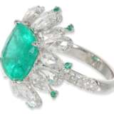 Ring:exquisiter, ungetragener und ehemals sehr teurer Smaragd/Diamantring, kolumbianischer Smaragd von 7,38ct, IGI-Expertise - photo 5
