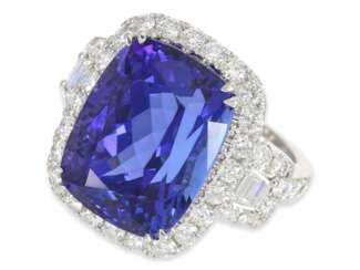 Ring: äußerst attraktiver, hochwertiger Goldschmiedering mit sehr großem Tansanit seltenster Qualität "VIVID" sowie hochfeinen Brillanten/Diamanten, ungetragen, IGI-Report