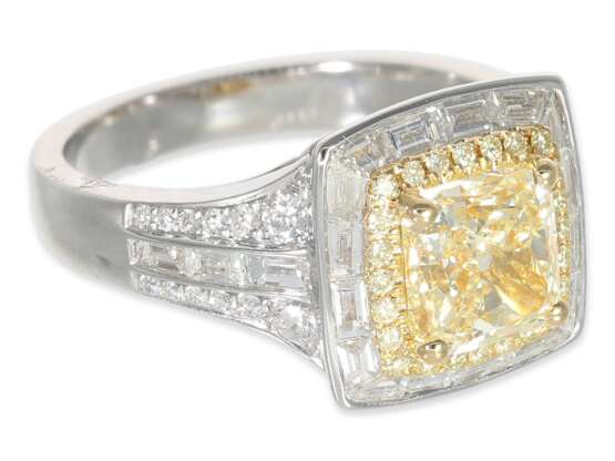 Ring: sehr hochwertiger Brillantring mit Fancy-Diamant von 2ct, 18K Gold, neuwertig mit IGI Report - photo 3