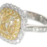 Ring: neuwertiger, sehr wertvoller Brillantring mit gelbem Diamanten von ca. 3,01ct, 18K Gold - photo 2