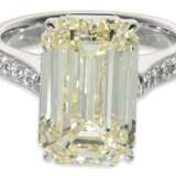 Ring: exquisiter und äußerst wertvoller Diamantring mit großem Diamant im Emerald-Cut von 8,88ct - photo 3