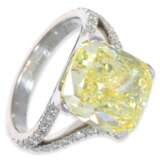 Ring: exquisiter und äußerst wertvoller Platinring mit gelbem Fancy Intense "Canary" Diamant von 7,77ct, GIA Fancy Intense Yellow/VVS - photo 2