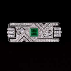Art-déco Diamant-Brosche mit Smaragd.