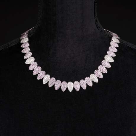 Farbfeines Diamant-Collier mit Pink-Saphiren. - photo 2