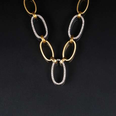 Modernes Collier mit Brillanten. - photo 1