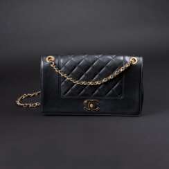 Chanel. Große Classique Full Flap Bag.